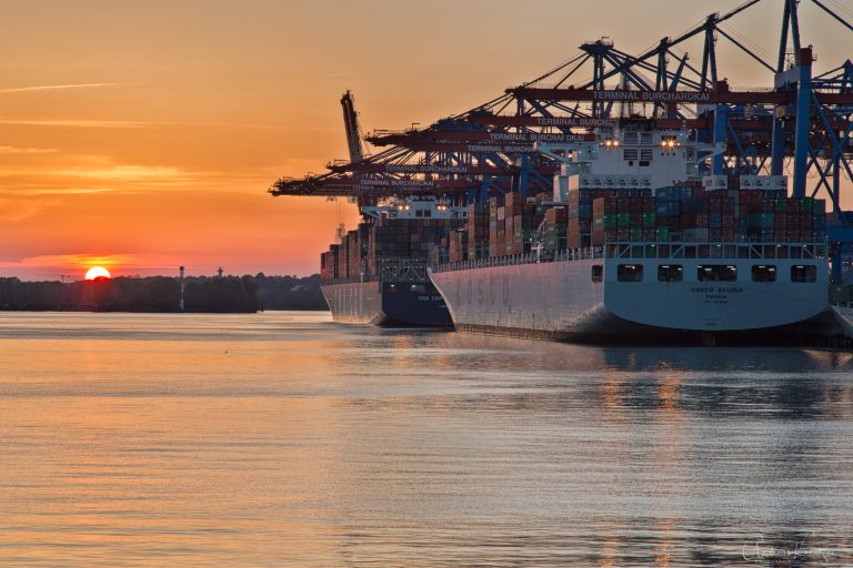 Sonnenuntergang am Waltershofer Hafen