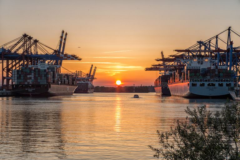 Sonnenuntergang am Waltershofer Hafen