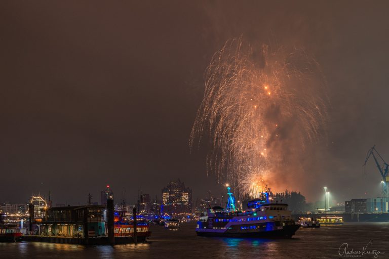 Feuerwerk zum Hafengeburstag
